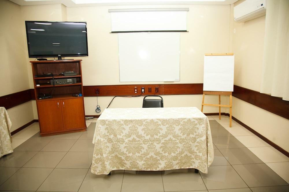 Villalba Hotel Uberlândia Buitenkant foto